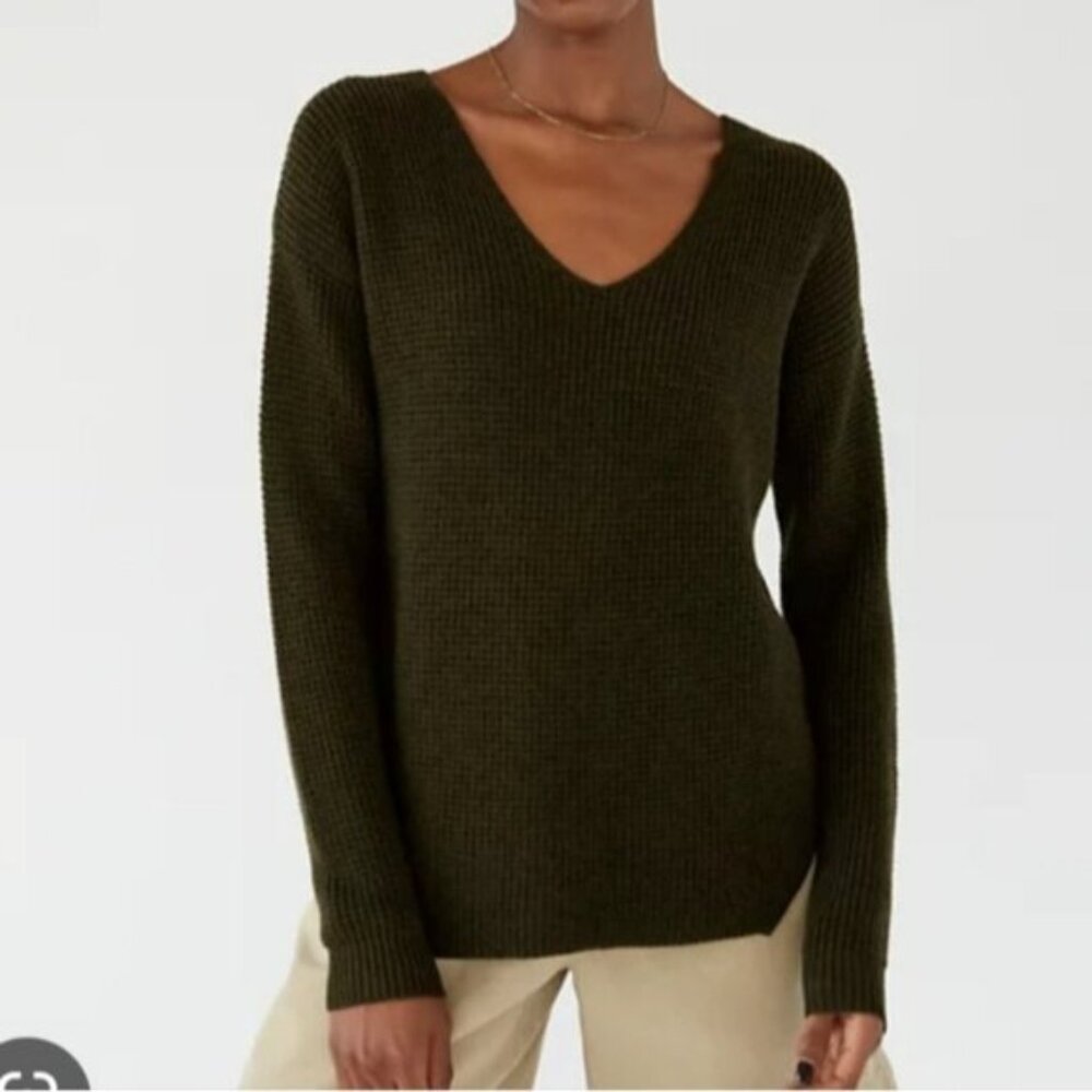 Aritzia Wilfred Free Wolter Black Waffle Knit V neck Sweater Size L